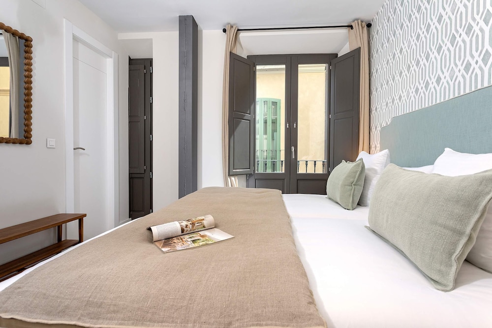 Exclusive 2-bedroom Near the Cathedral. San Matías I