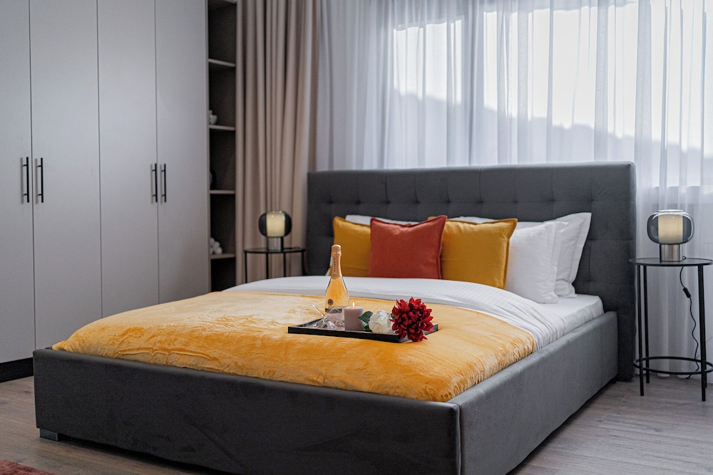 Contemporary 3-Bedroom Lofts - Modern Touches Meet Classic Elegance by Calea Victoriei