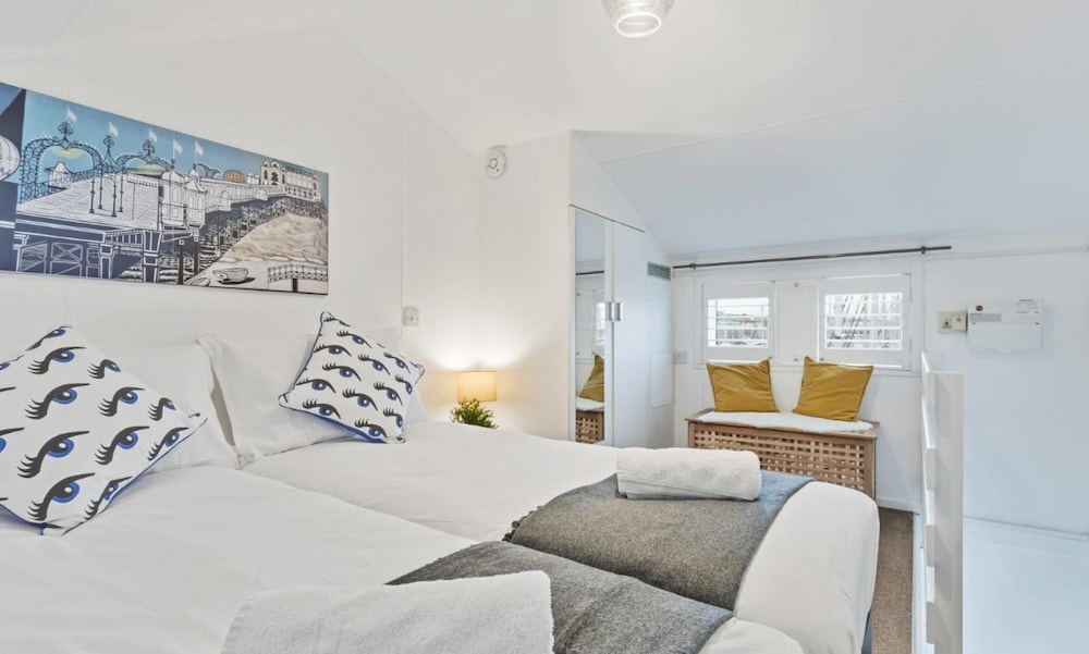 On the Water -waterside Studio With Terrace Overlooking the Harbour view 2