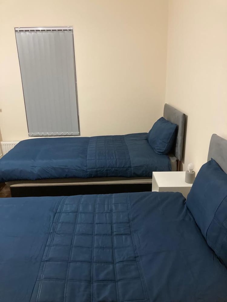 Homely 3-bed House in Bham 15 min From City Centre view 3