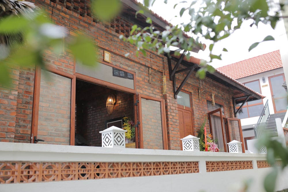 Hue Riverside Villa