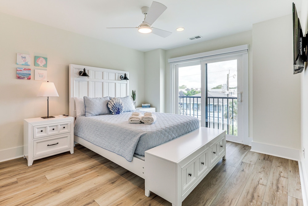 Walk to the Waves: Coastal Kure Beach Retreat