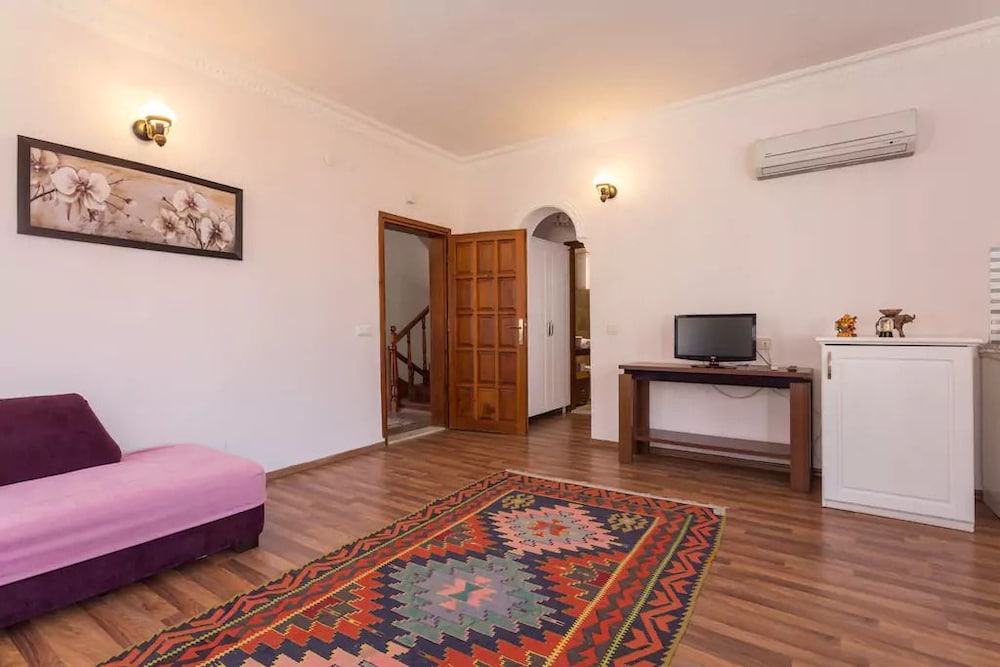 Defne Oldtown Suites