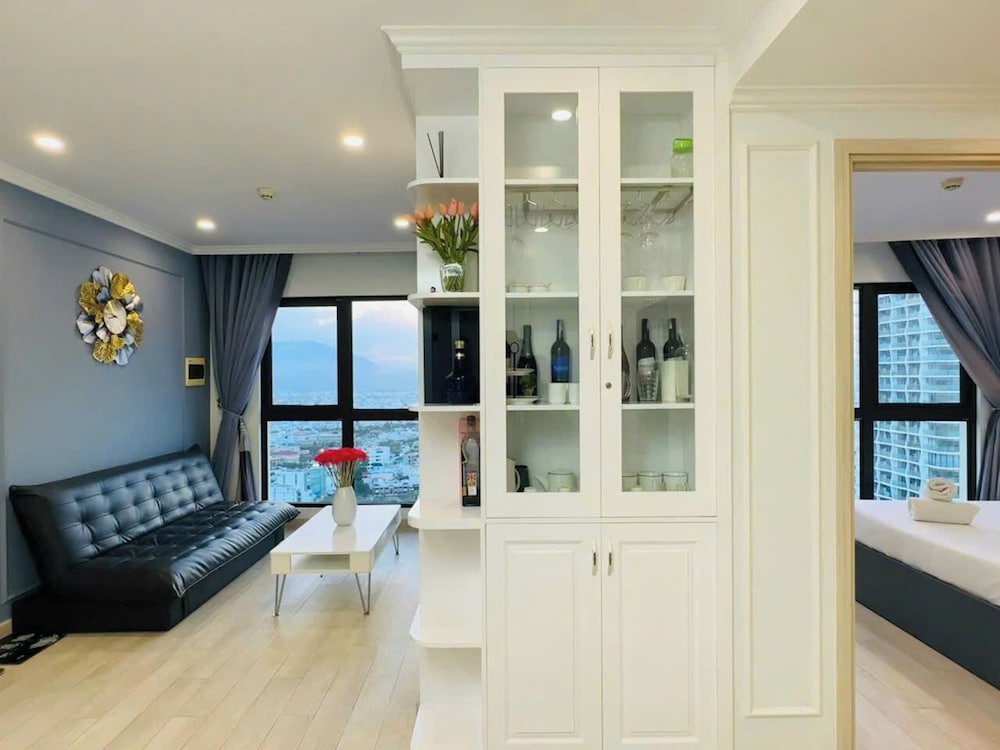 Gold Coast Balcony Serviced Apartment