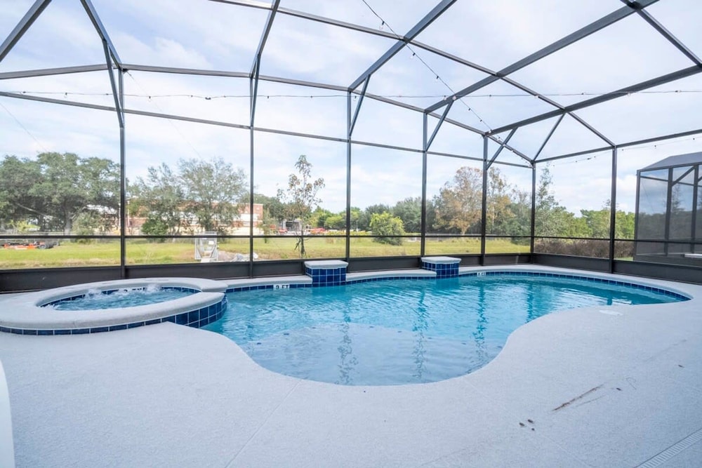6163 Fantastic Home With 12bd
