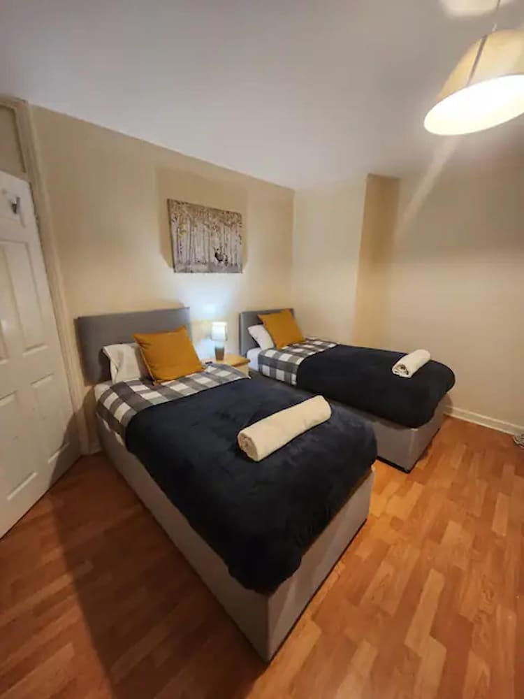Remarkable 3-bed House in Tilbury view 4