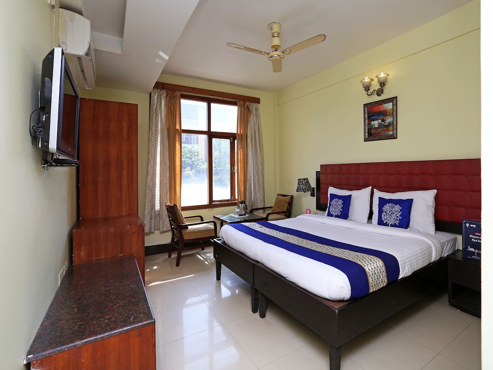 Capital O 1463 Surya Beach Inn