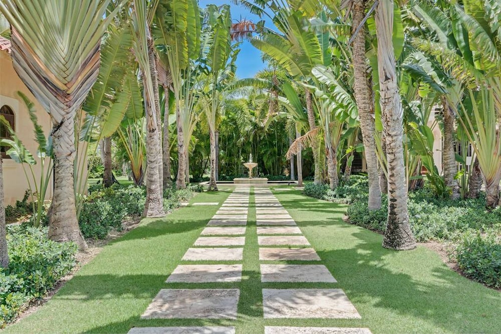 Sophisticated Villas With Private Pools and Staff