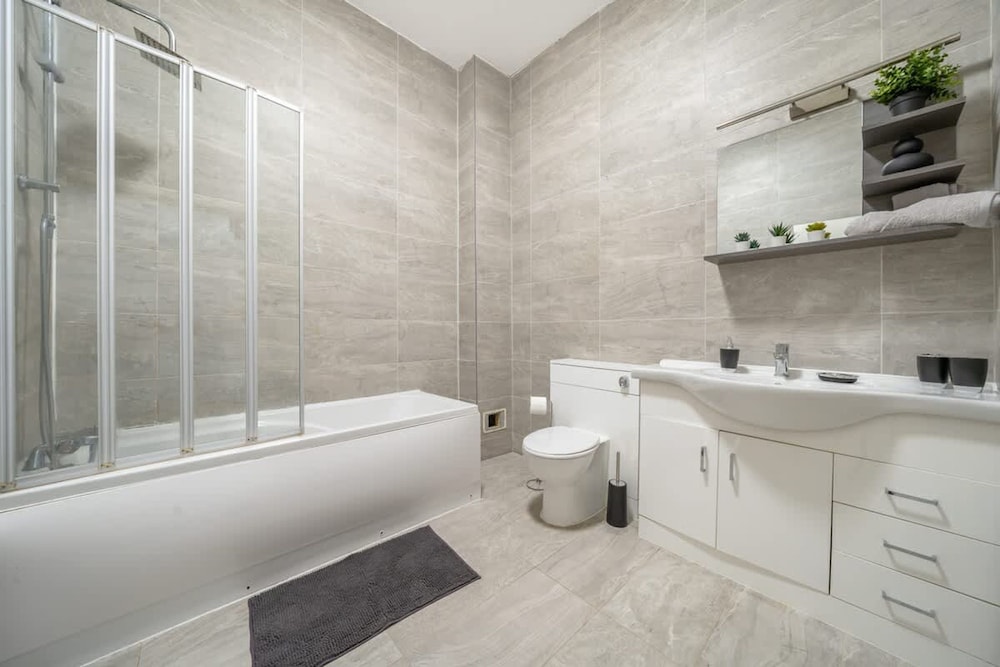 Spacious Apartment for Groups in City Centre