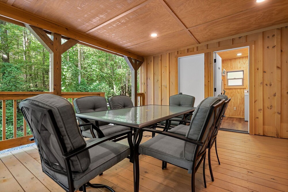 Cabin On A Hill 2 Bedroom Cabin