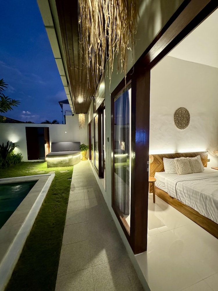Villa Flora - Seseh Area