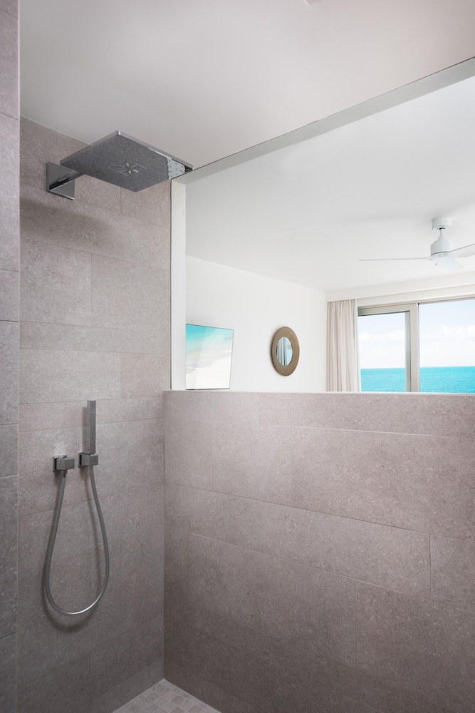 La Mer Villa South Oceanfront Luxury on Sapodilla Bay