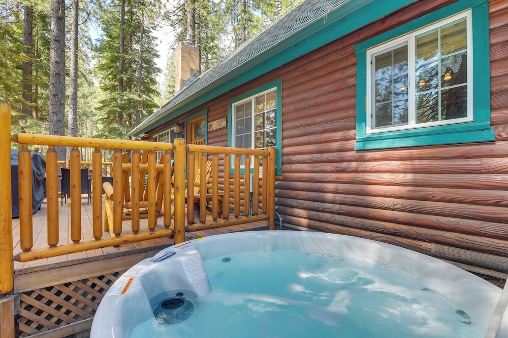 Authentic Log Cabin w/ Hot Tub in South Lake Tahoe view 2