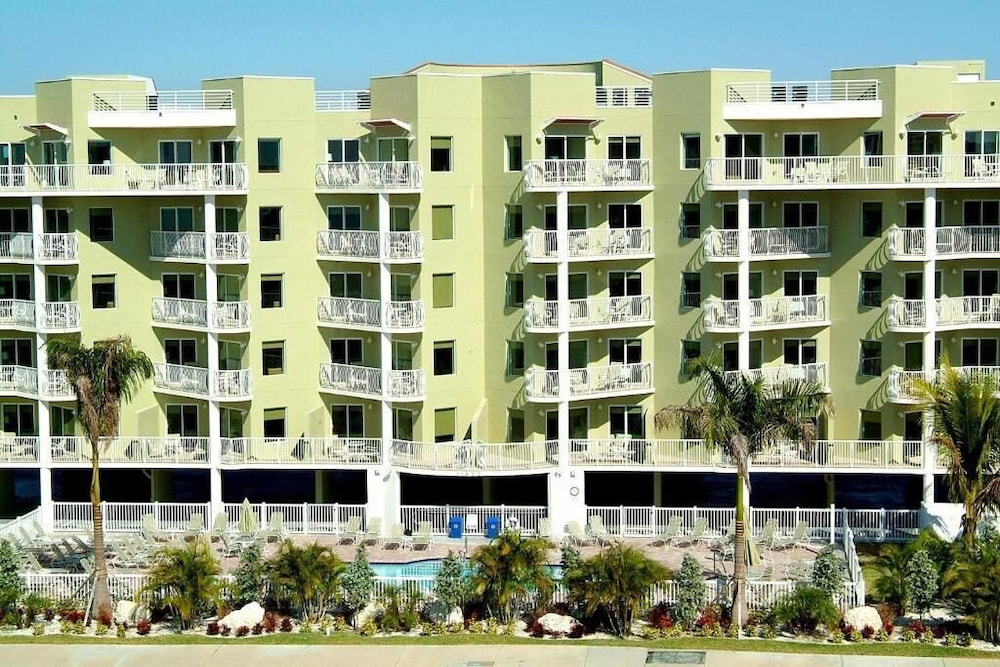 Crystal Palms Beach Resort