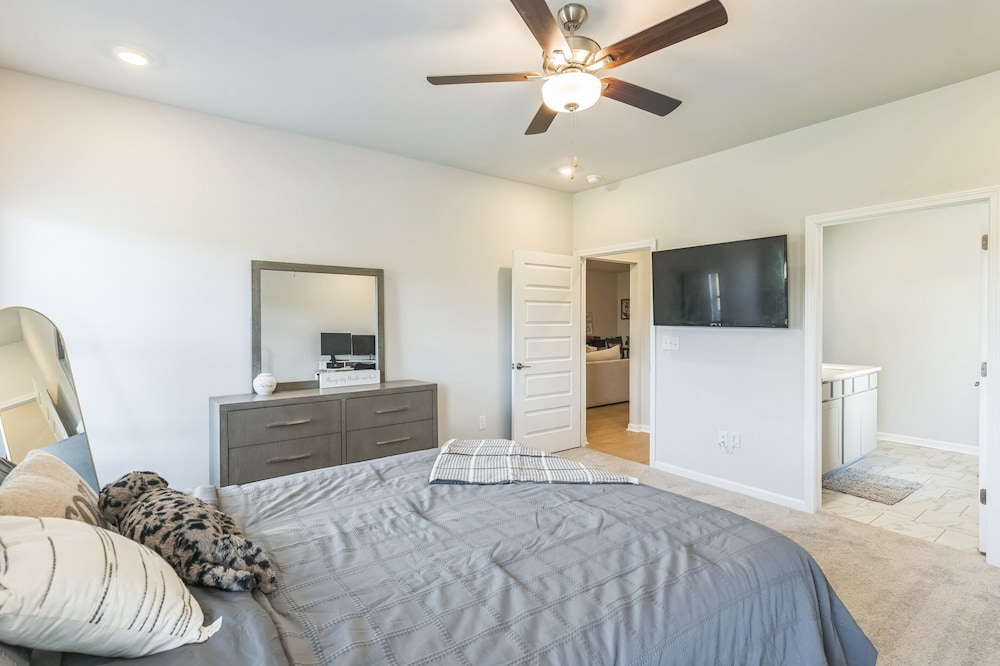 Modern Nest - Huntsville Hideaway 3 Bedroom Home