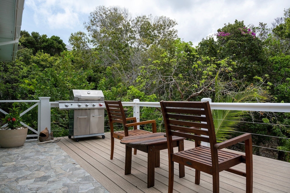 Ware-a-dise - Newly Remodeled Home On Calm Caribbean 3 Bedroom Home