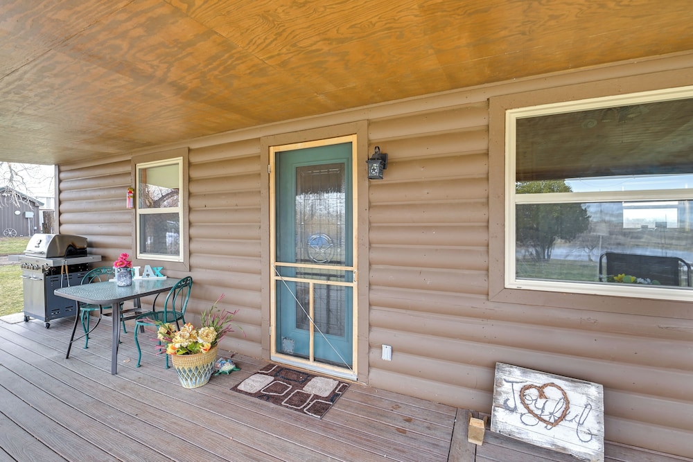 Pond Access & Deck: Peaceful Ballantine Getaway!