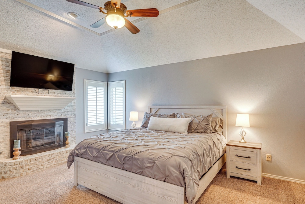 8 Mi to Texas Tech: Home w/ Patio in Lubbock