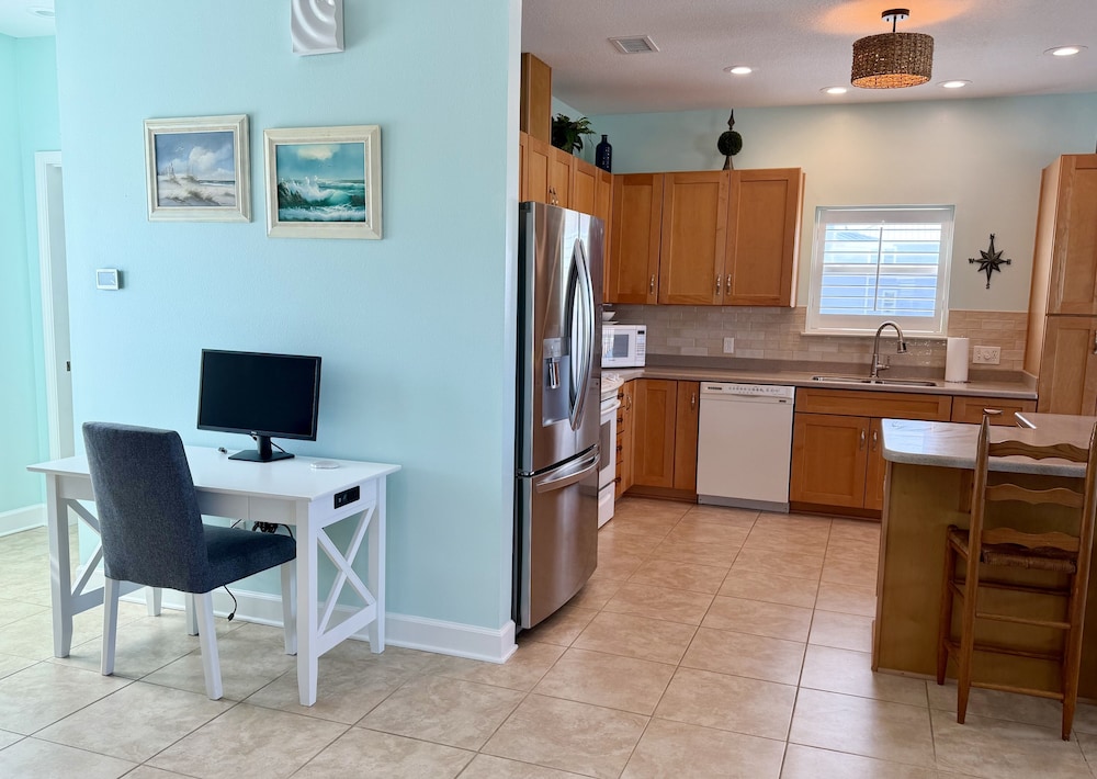 Seaside Bungalow 1 Bedroom Home