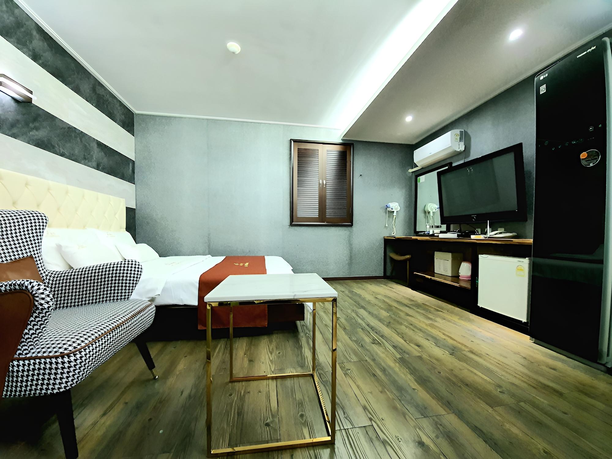 eHotel Gumi