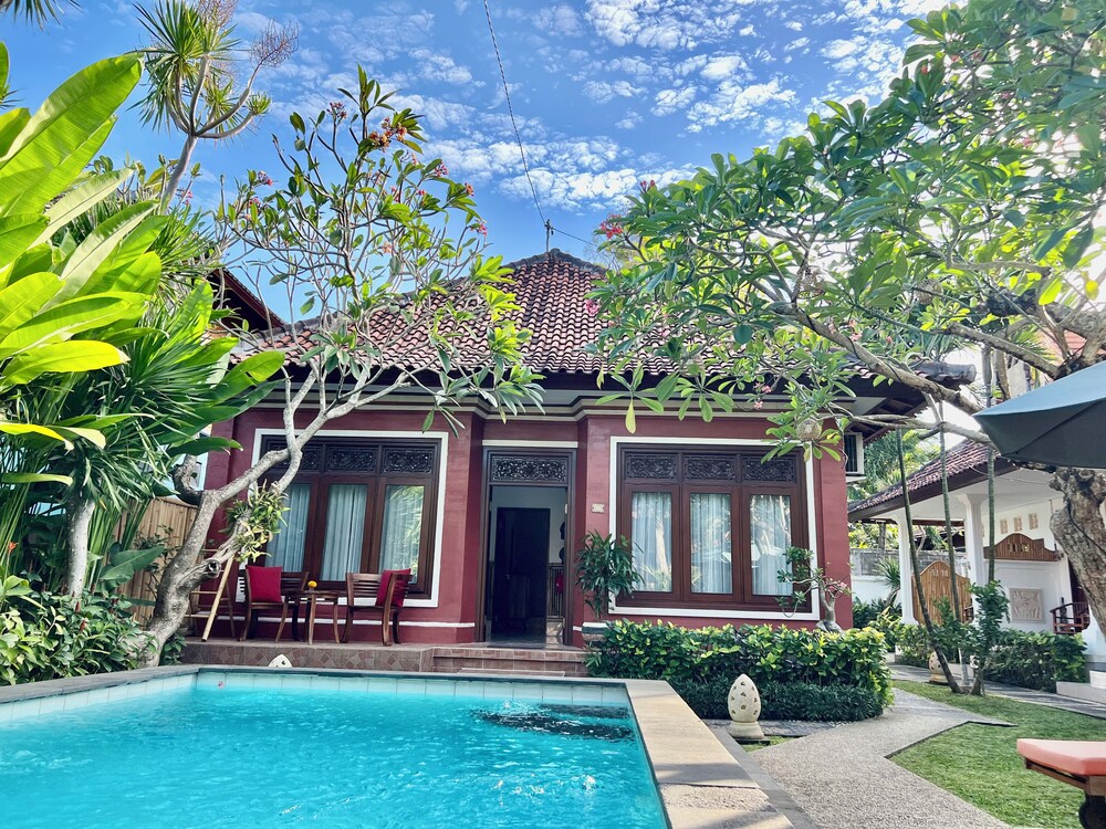 Villa Tiga Naga Sanur