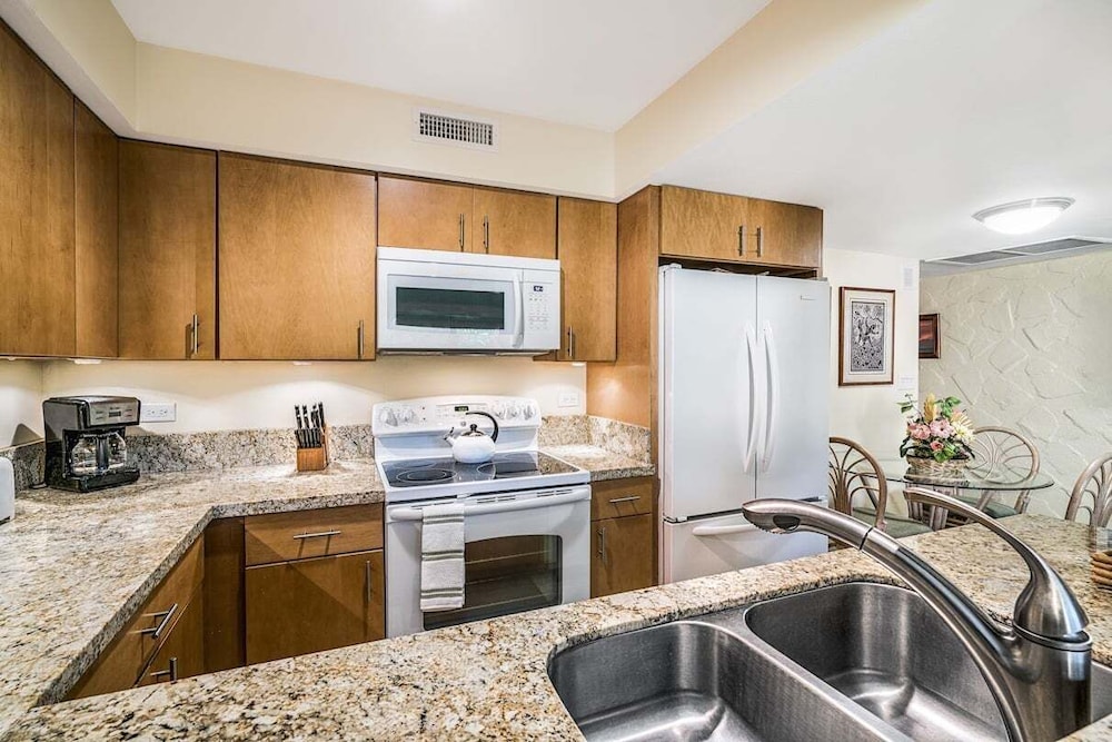 Beautiful Ocean View - Updated - Wifi Included- Vrkcv