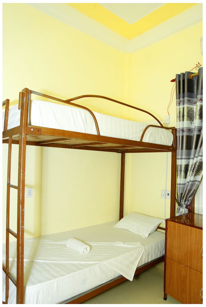 Hoan Chau Homestay - Hostel