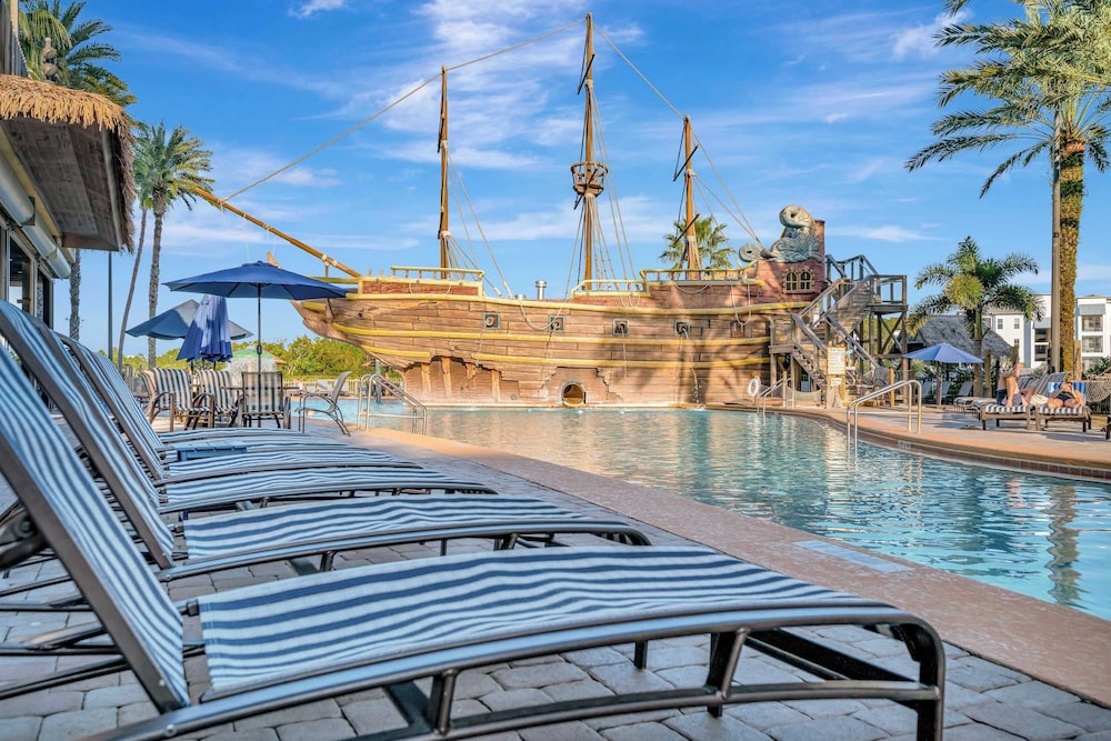 2BR Fireworks View With Pool Spa 5 Minutes to Disney