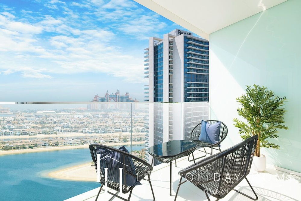 LUX The Atlantis Palm View Suite