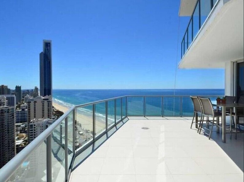 Expansive Ocean Views from Peninsula