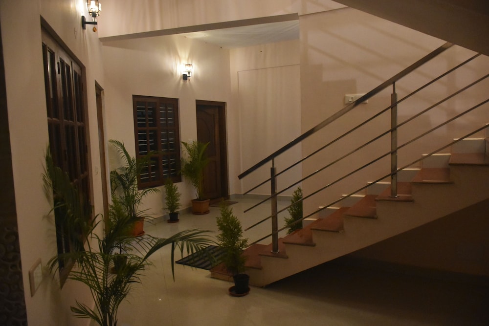 Lobby & Reception