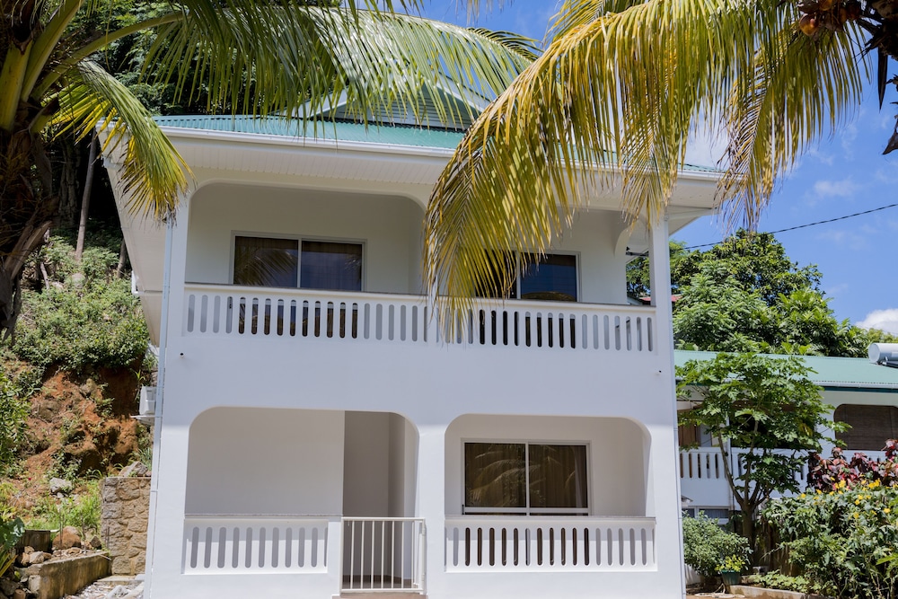 Le Manglier Guest House