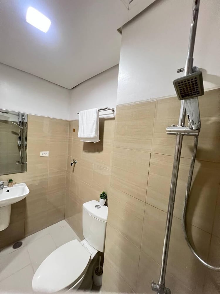 SHORE 1 RESIDENCES