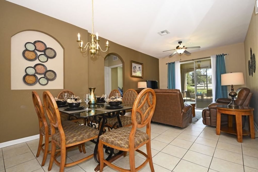 7664 The Windsor House 3 Bedroom by Florida Star