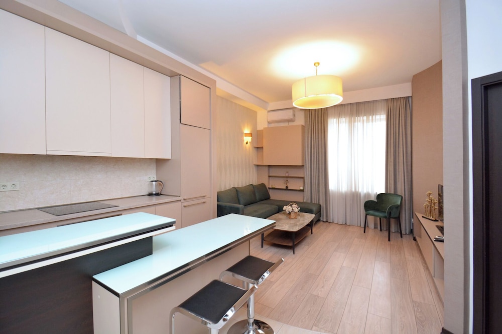 Kajaznuni street apartment on 4 floor