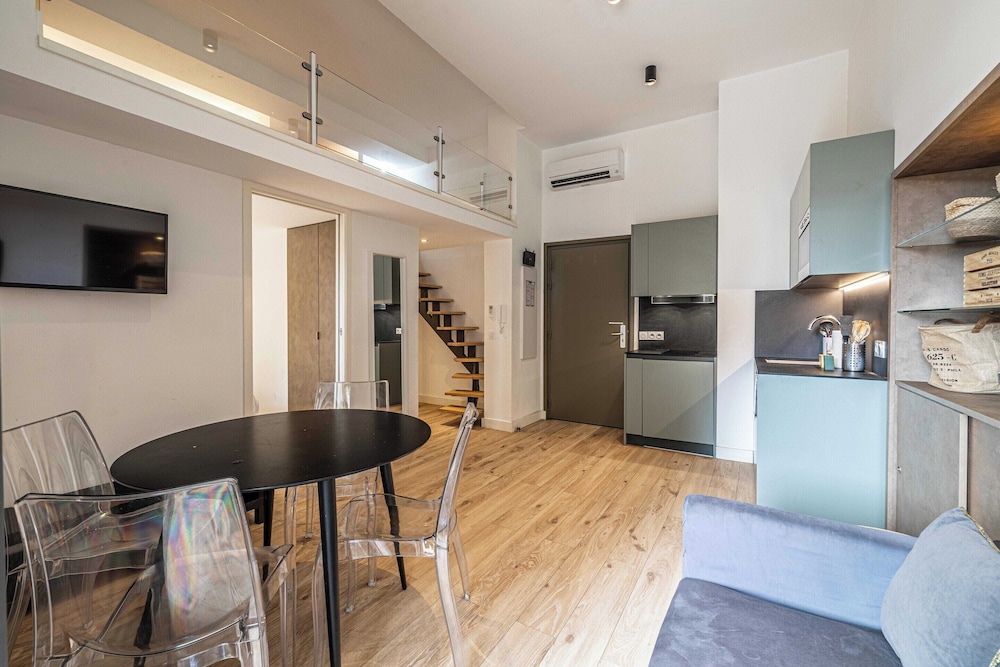 Modern Mezzanine Apt 2br/4p - Place Garibaldi