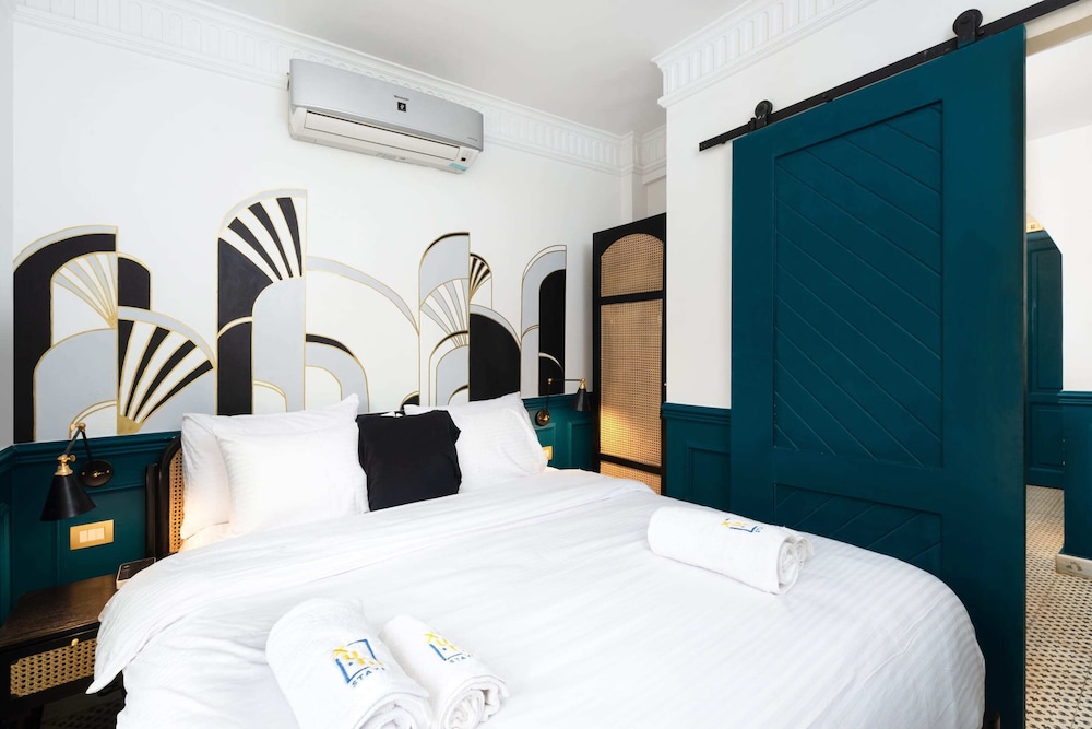 The Neat Nostalgic 2bdr Apt. @ Cairo's Downtown