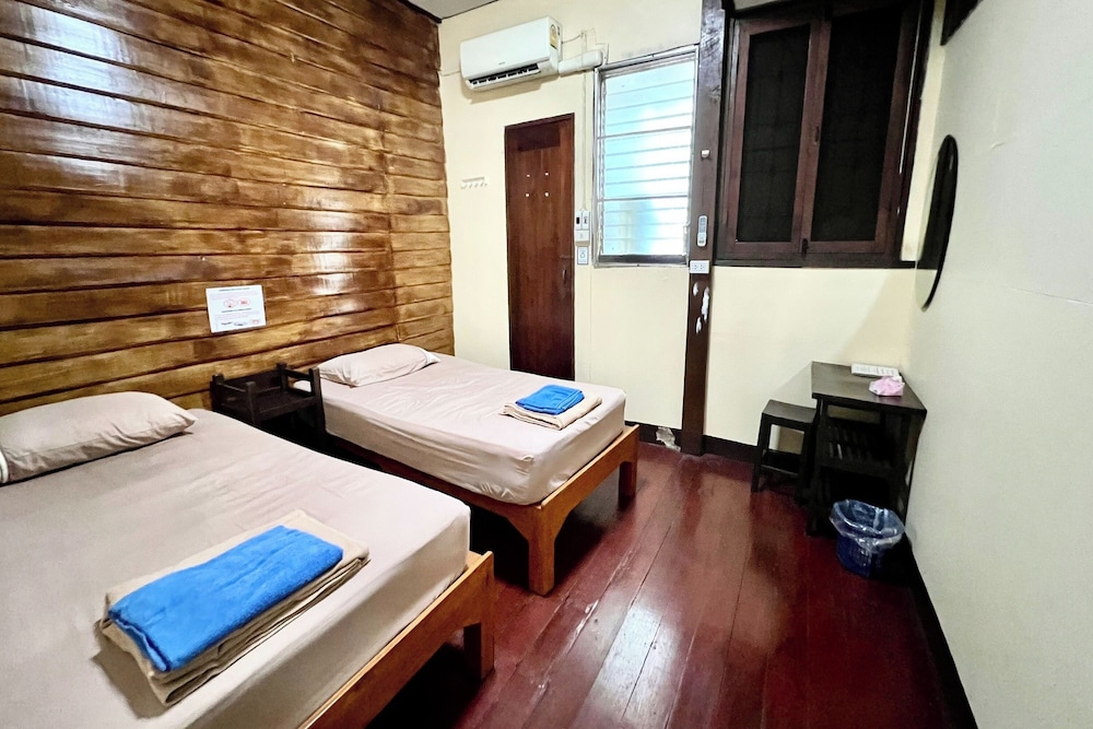 Baan Lanna At Phrasingh