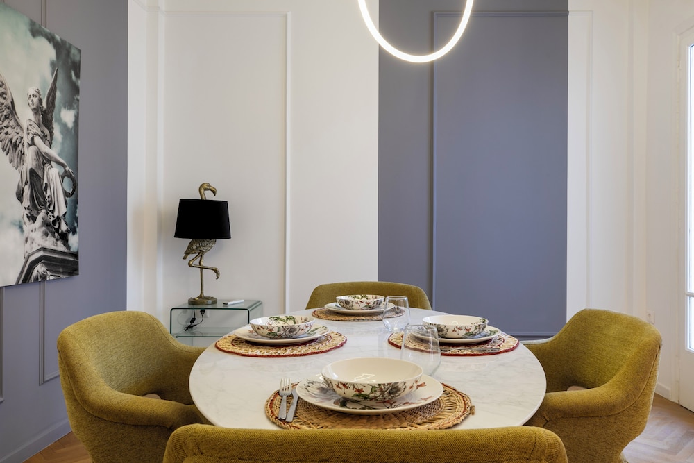 Elysia - 2-Br Apt & Balcony in Athens