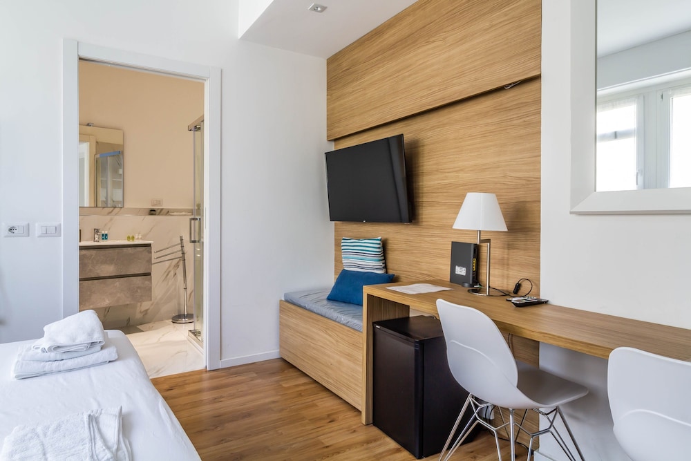 Gran Sasso - Cozy Modern Studio Steps From Piazza Piola