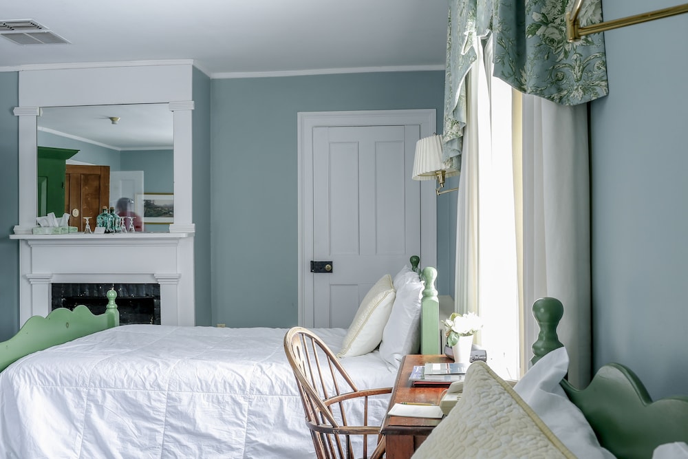 Delamater Inn