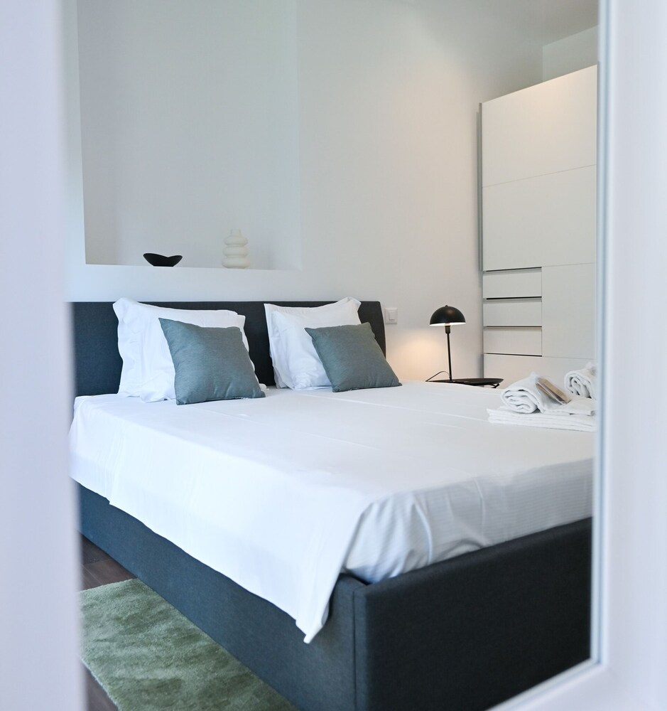 Lugano Suite Modern Concept 4