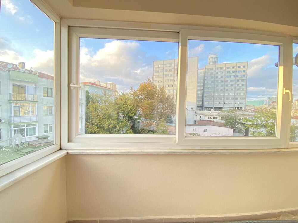 Missafir Sleek Flat in Nisantasi With Terrace
