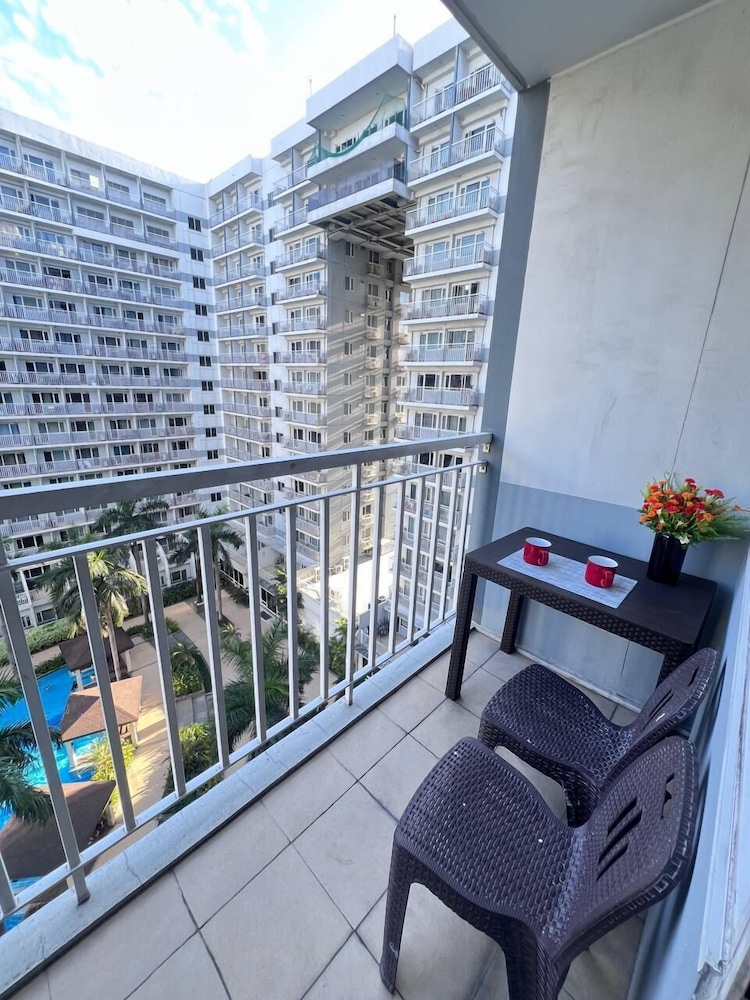 1 BR Shell Residences Facing amenities