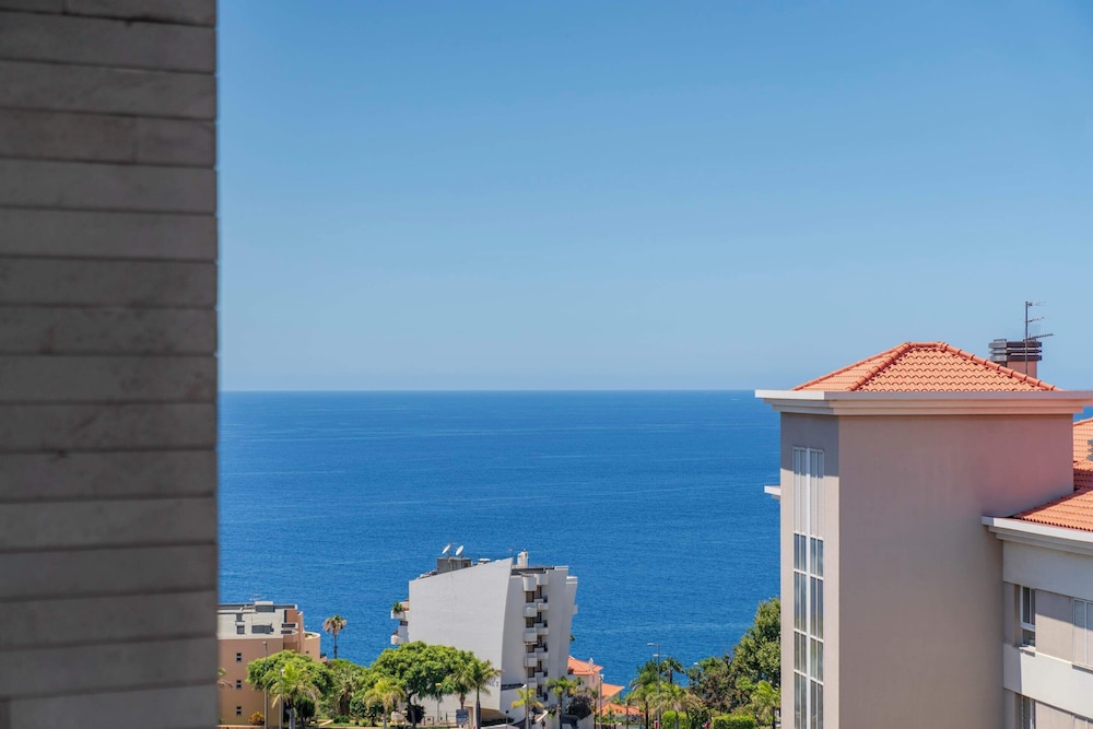 Apartment With Pool, Ajuda IV view 4
