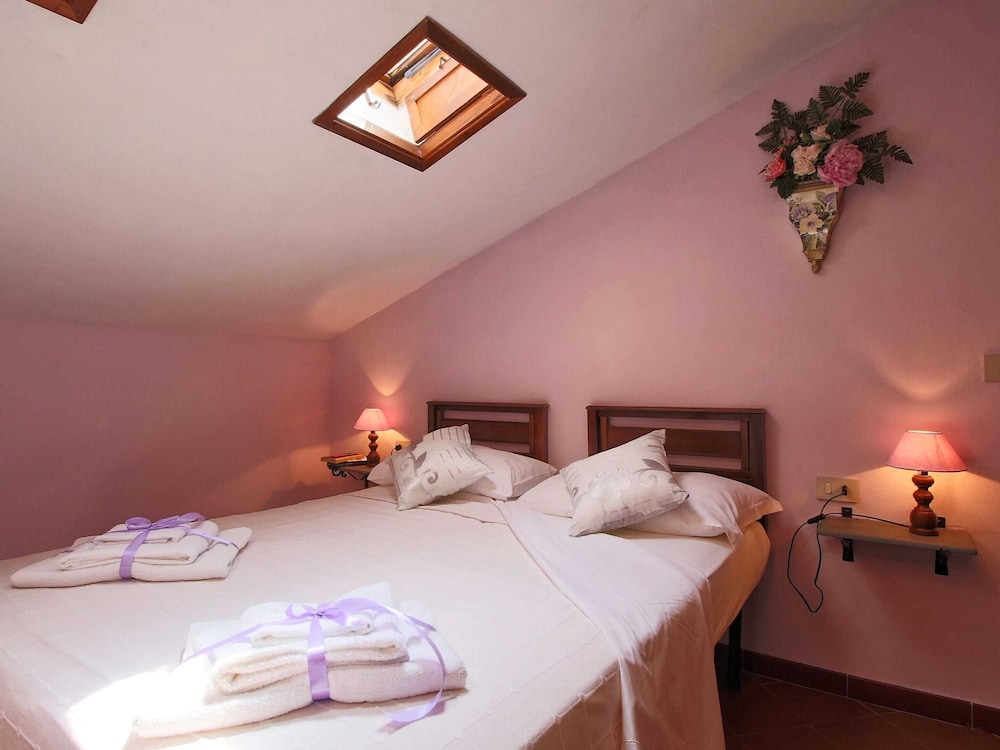 Apartment in Tuscany Near Lake Trasimeno view 3