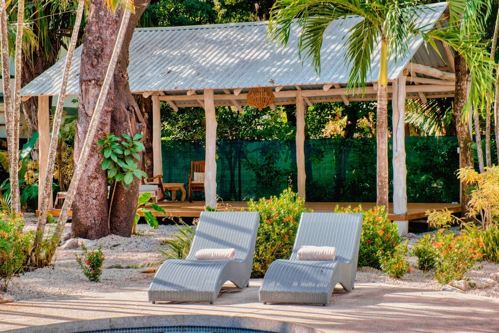Casa Bonita - 5BR With Pool Walk to Beach