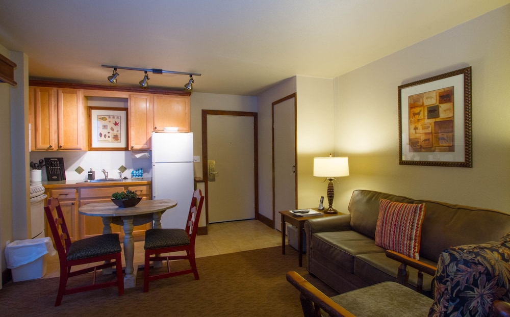 Elkhorn Village - Property Image 22