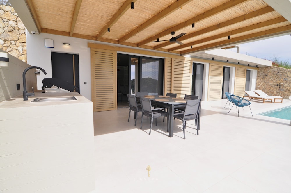 Zennova 52 Villa Cueva