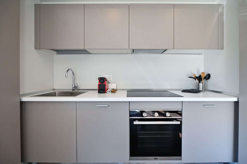Lugano Suite Modern Concept 5